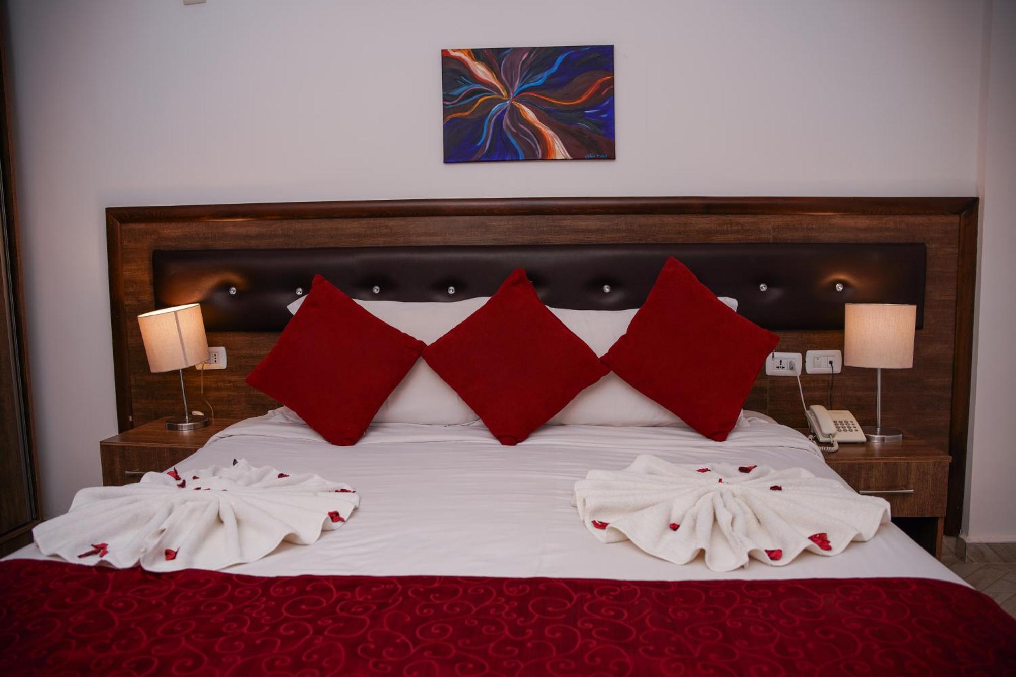 Petra Corner Hotel Eksteriør billede
