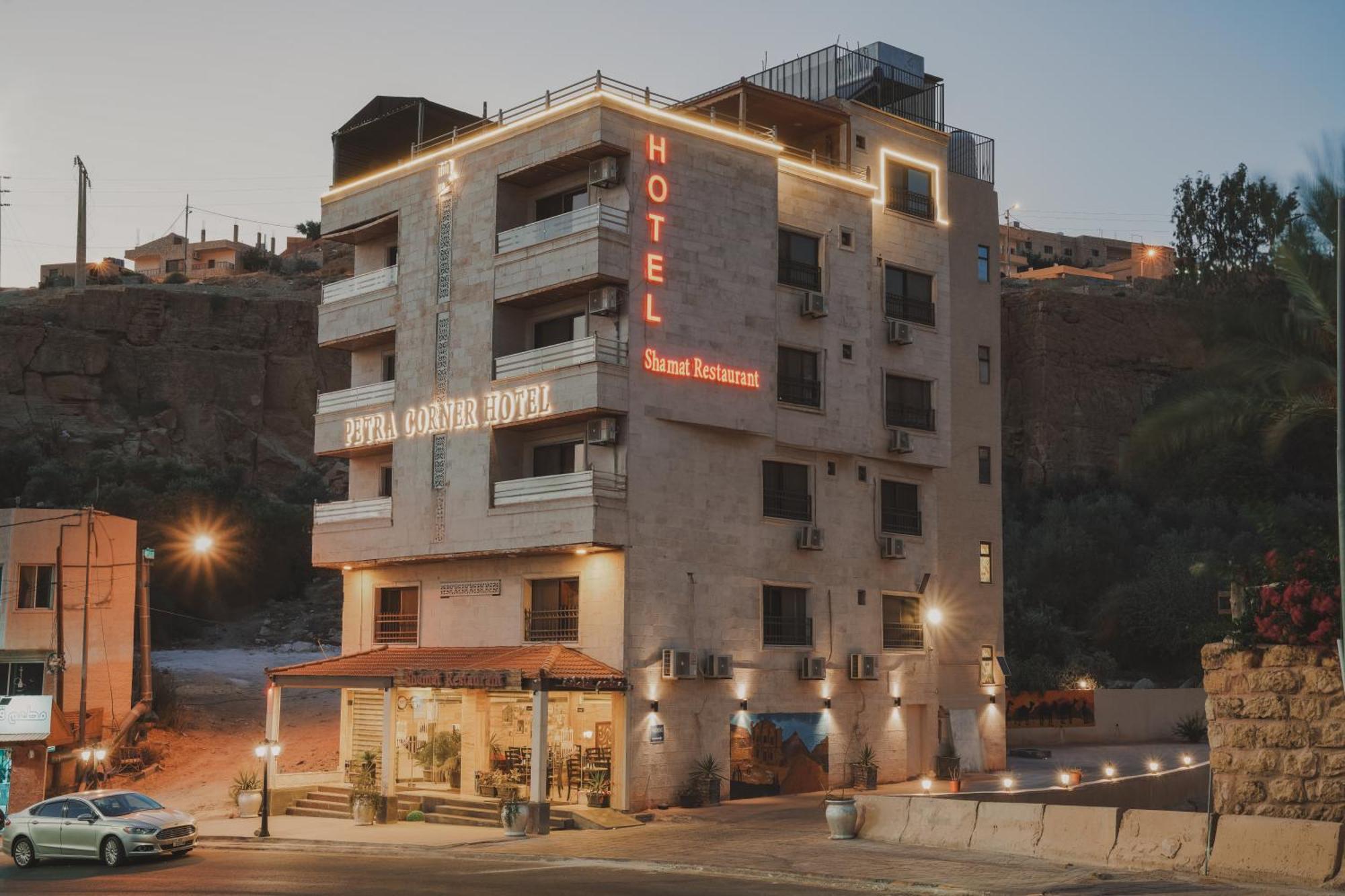 Petra Corner Hotel Eksteriør billede